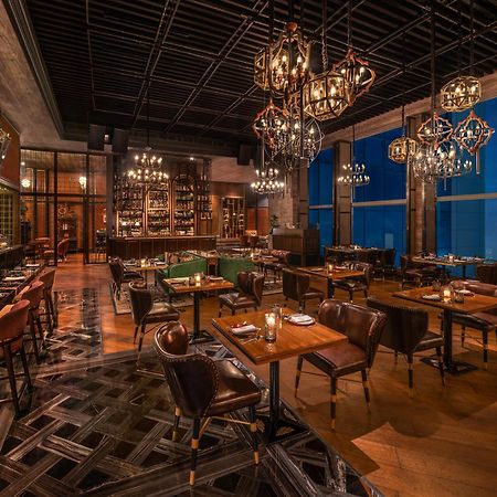 The St. Regis Mumbai Hotel Kültér fotó The interior of the restaurant
