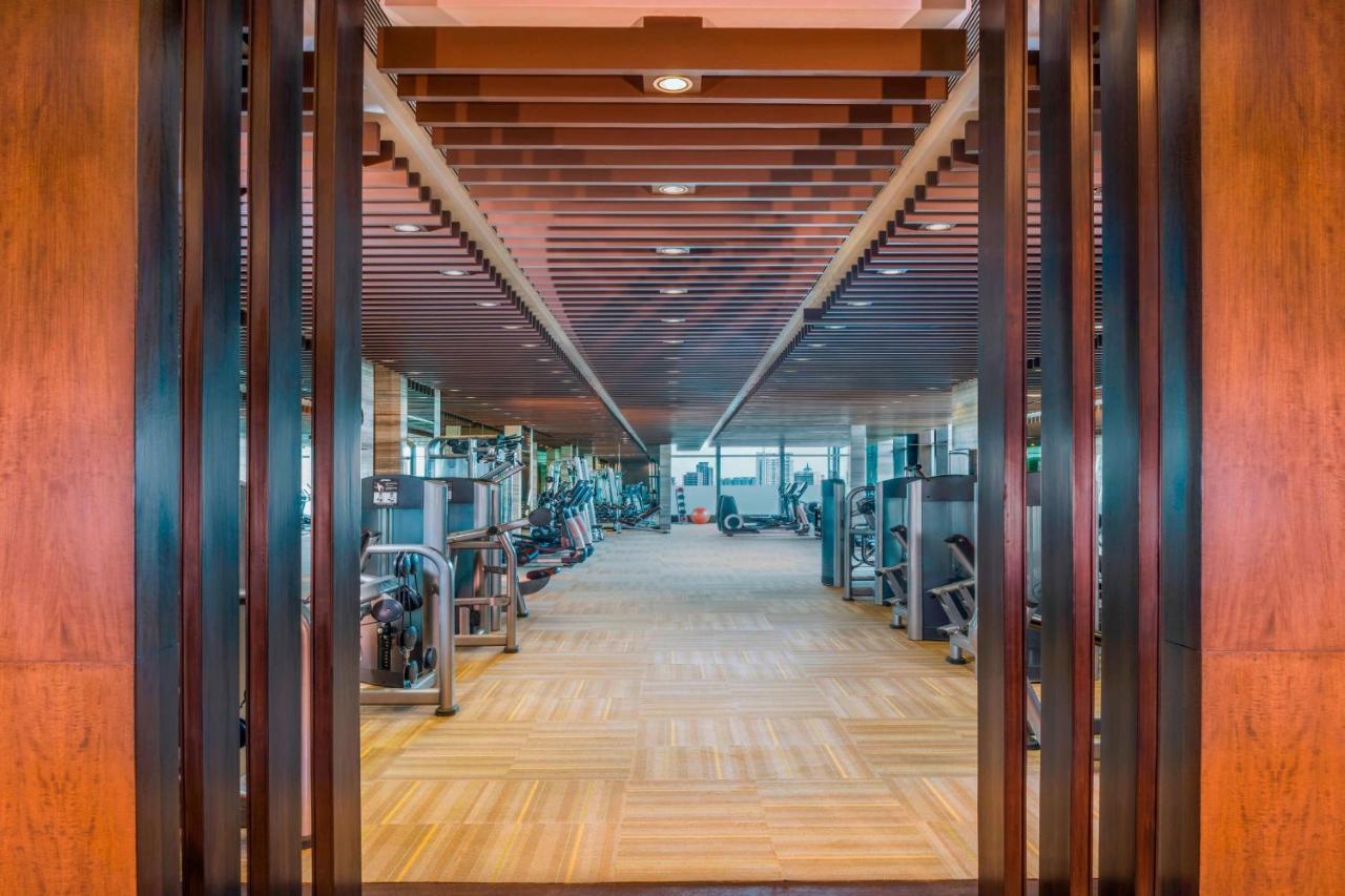 The St. Regis Mumbai Hotel Kültér fotó The gym at the 1000 Museum